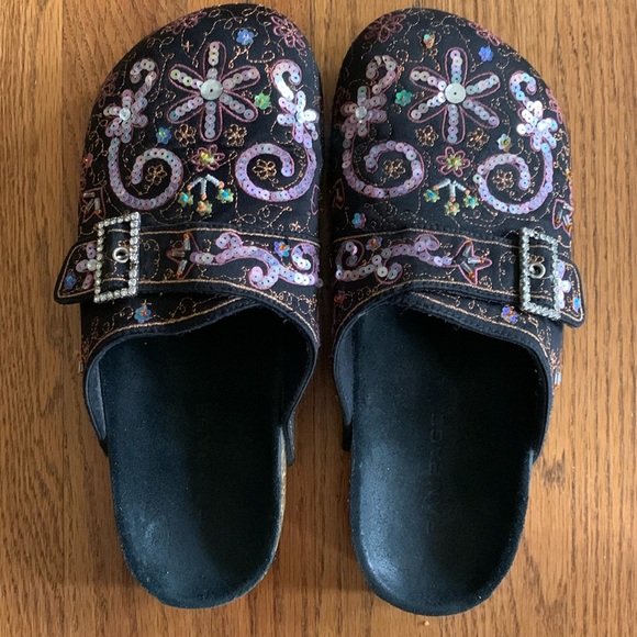 Boho Rampage Slip on Shoes - Picture 6 of 9